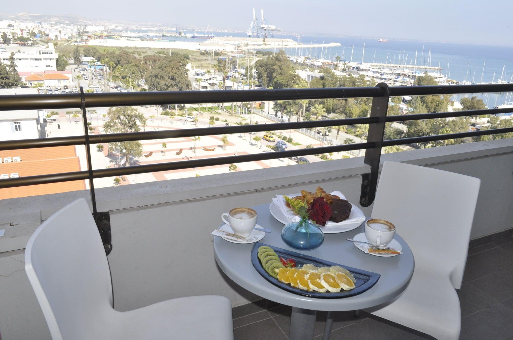 Otel Sun Hall 4*